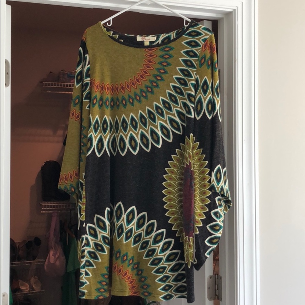 Ladies tunic, size large